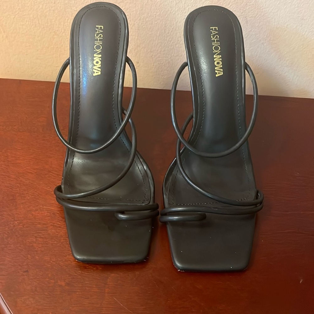 🌺Final Price🌺Fashion Nova High Heeled Sandals
You Pay Full Shipping Fee $8.27